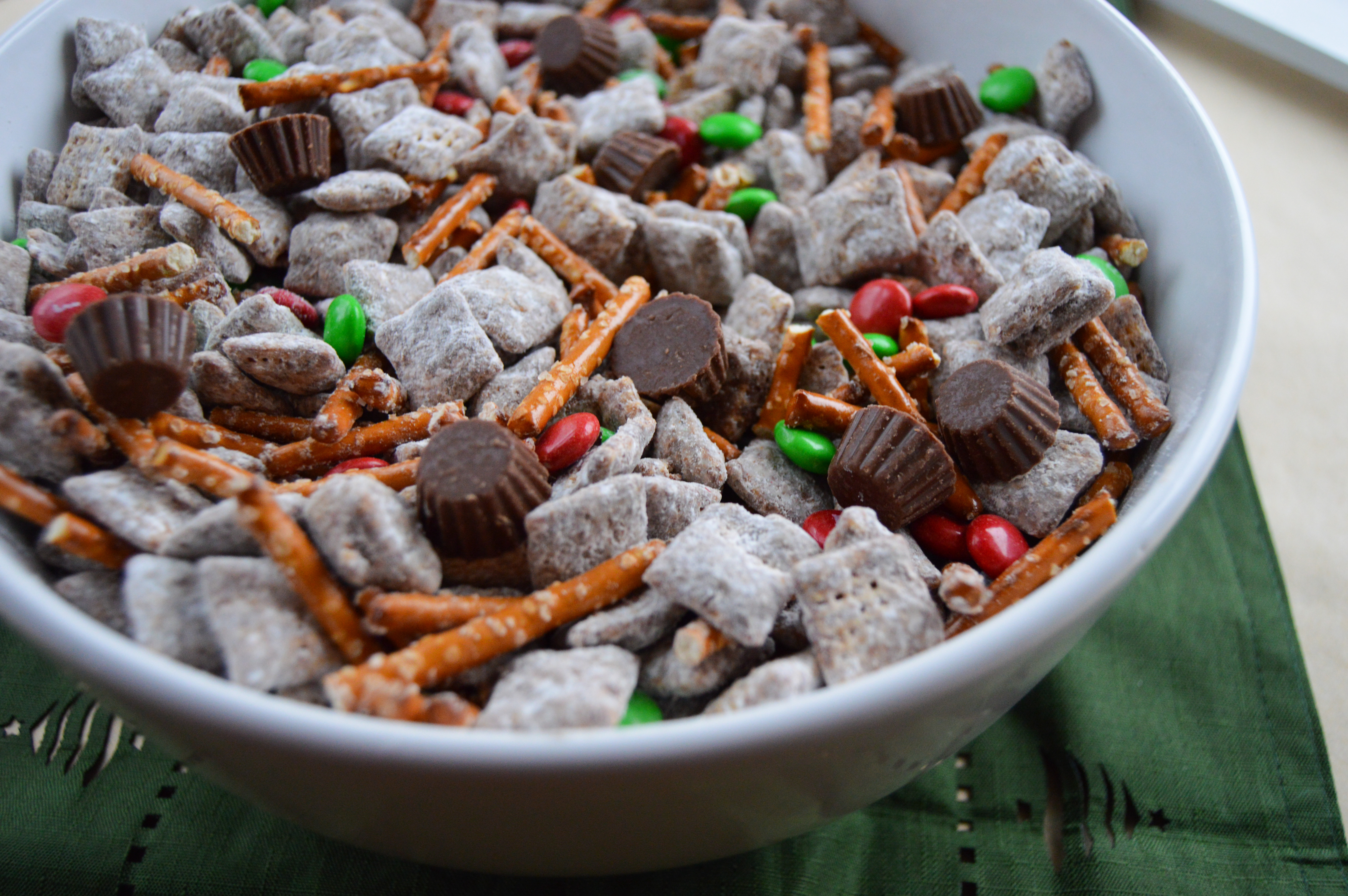 Reindeer Chow Recipe and Gifting